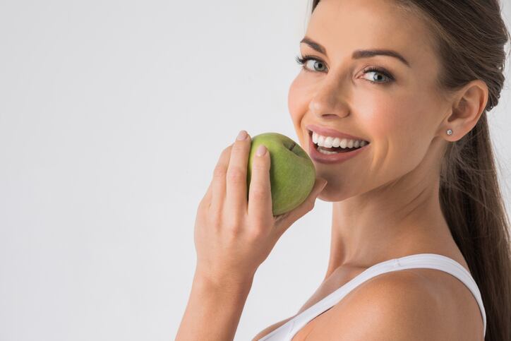 Apple polyphenols cut UV effects in skin, study shows
