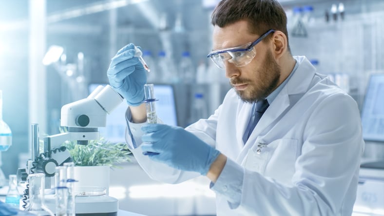 CVS-finalizes-program-that-mandates-third-party-testing-for-all-supplements.jpg