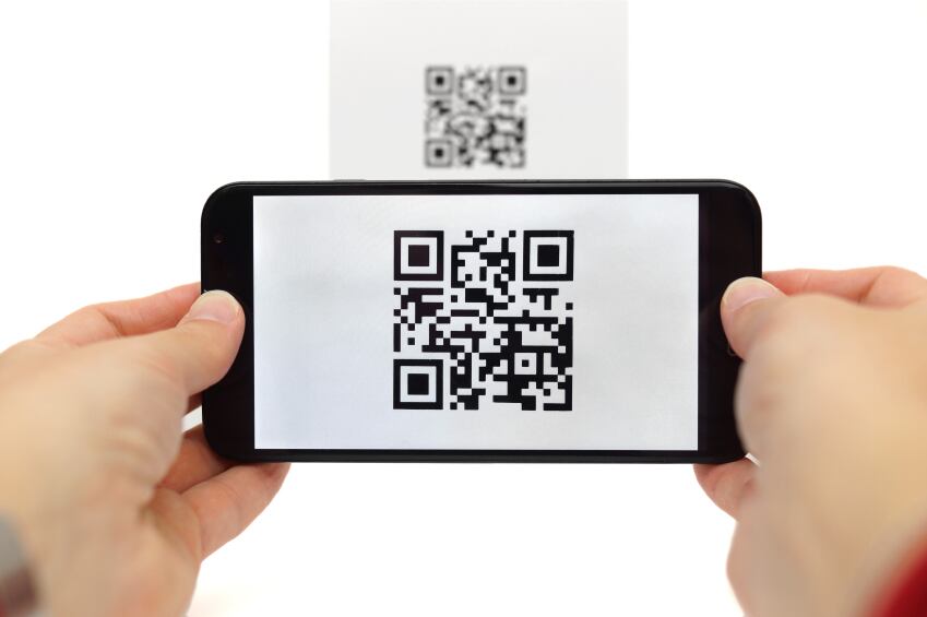 QR-codes-digital-smart-packaging-label-smartphone-iStock.com-BernardaSv.jpg