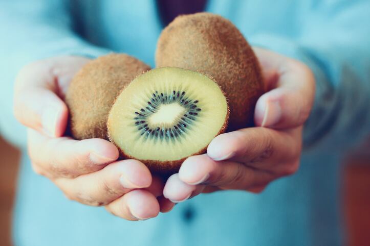 Whole-fruit-vitamin-C-boosts-mood-energy.jpg
