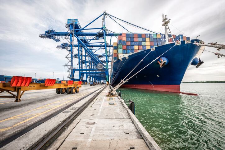Port-snarl-in-China-shows-shipping-crisis-far-from-over.jpg