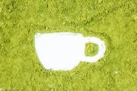 green tea powder extract botanical beverage iStock.com artpritsadee