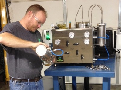 Desktop CO2 system said to make supercritical extraction affordable for smaller companies