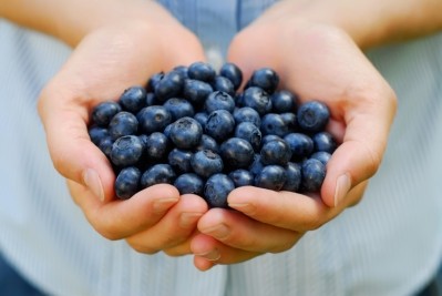 Higher flavonoid intake is associated with an attenuated rate of cognitive decline over a 10-year period in healthy adults. ©iStock