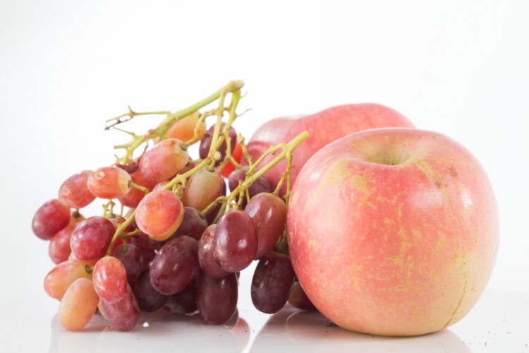 Nexira’s ViNitrox ingredient contains specific polyphenols derived from apples and grapes. Image © iStock/chyball