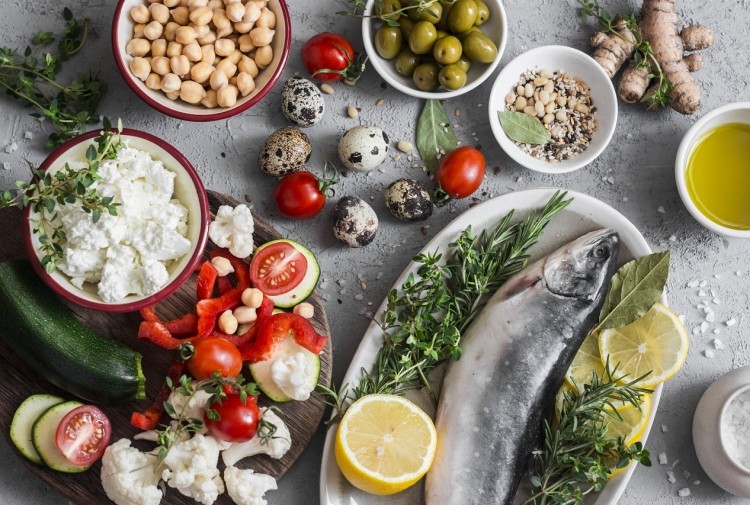 The researchers assessed the impact of a healthy dietary pattern, as measured by the Healthy Eating Index (HEI) and the Mediterranean-style diet (above). Image © Getty Images / OksanaKiian