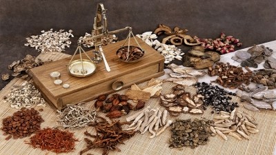 Taiwan researchers said that the intake of some Chinese herbal medicine, such as huang-qi and dang-gui, could alter the body's blood variables. 